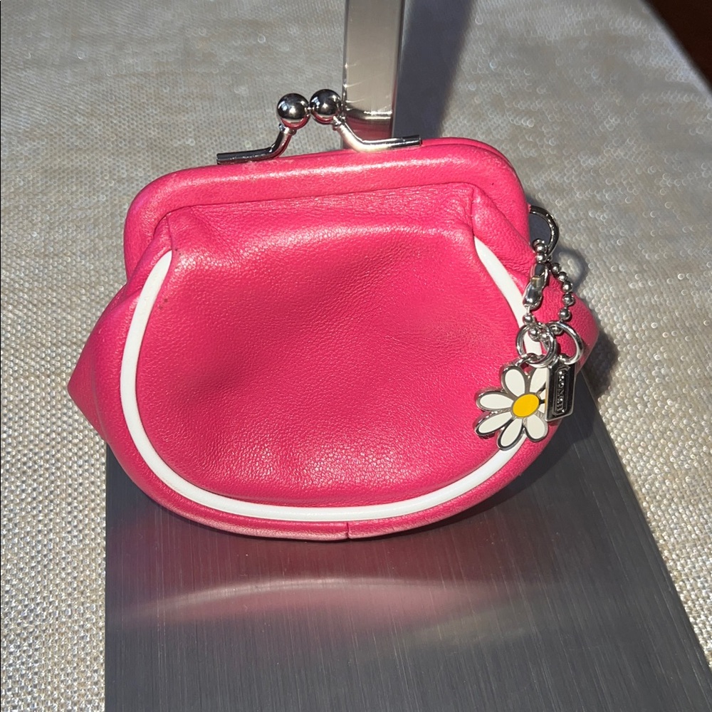 Coach VINTAGE RARE Kisslock coin purse hot pink Leather From 2000s ERA